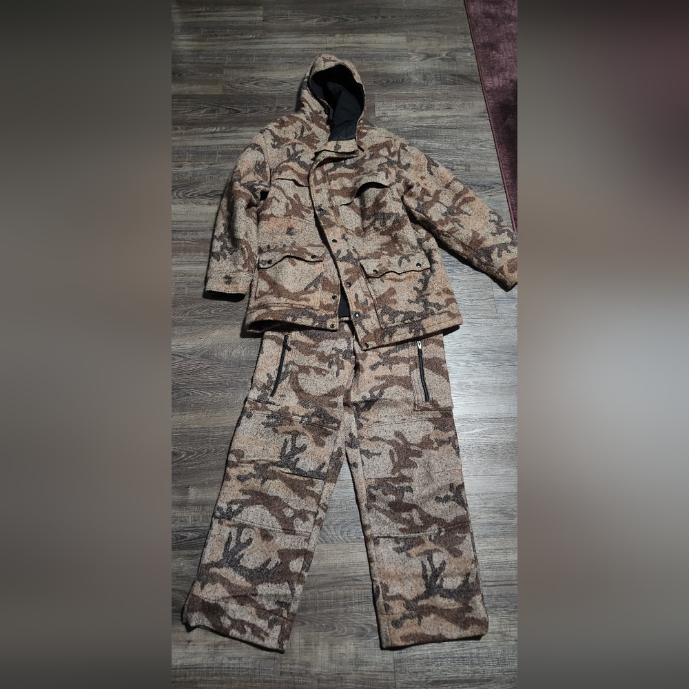 Sleeping Indian Designs 90% wool set
